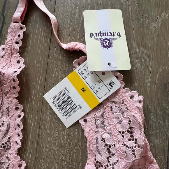 B.tempt’d by Wacoal pink lace bodysuit - Picture 2 of 5